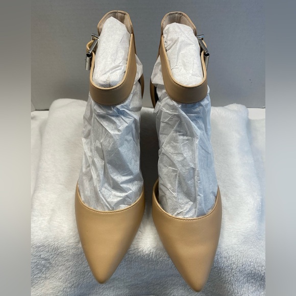 Sz 9 BCBGeneration BG-Tempest Nude Vintage Devon Leather High Heel Wedge Pumps - Picture 2 of 14